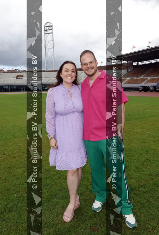 Amsterdam 4 juni 2026
Lunch met artiesten en influencers van de Amsterdamse zomer in het Olympisch stadion. Mascha Feoktistova met partner