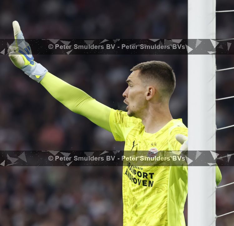 Amsterdam, 2 Mei 2026
Kompetitiewedstrijd AJAX-PSV, eindstand 2-2
Matej Kovar 