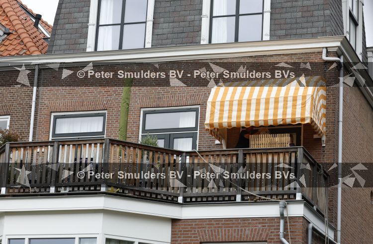 Den Haag 30 juni 2026
Bij het huis van Matthijs v Nieuwkerk en zijn vrouw Martha worden zonweringen op gehangen 