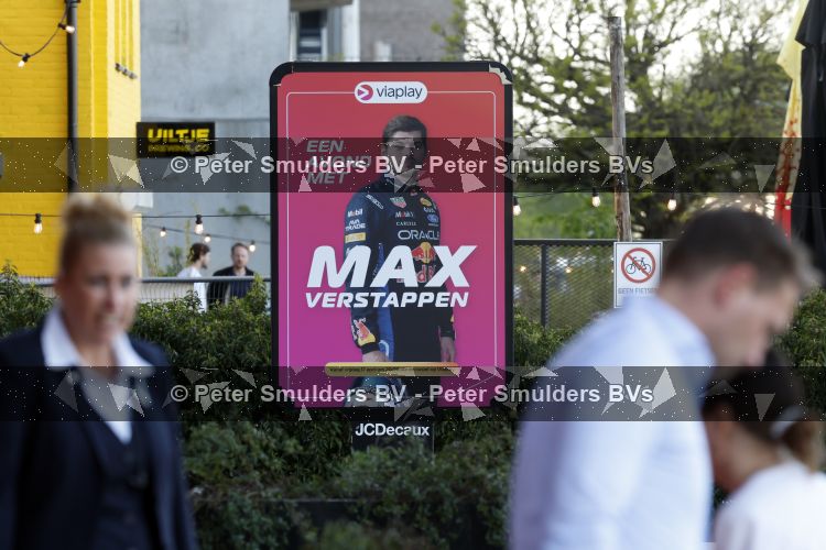 Amsterdam 16 april 2026
Max Verstappen voor viaplay in Theater Amsterdam .