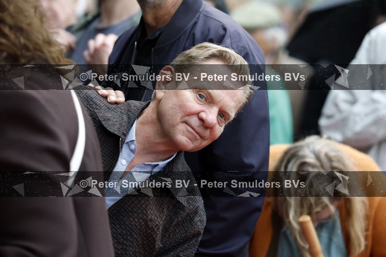Amsterdam 3 juni 2026
Koning Willem Alexander en Koningin Maxima arriveren bij Carre  voor het Holland festival . Arthur v Dijk ontvangt ze . Michiel v Erp met partner