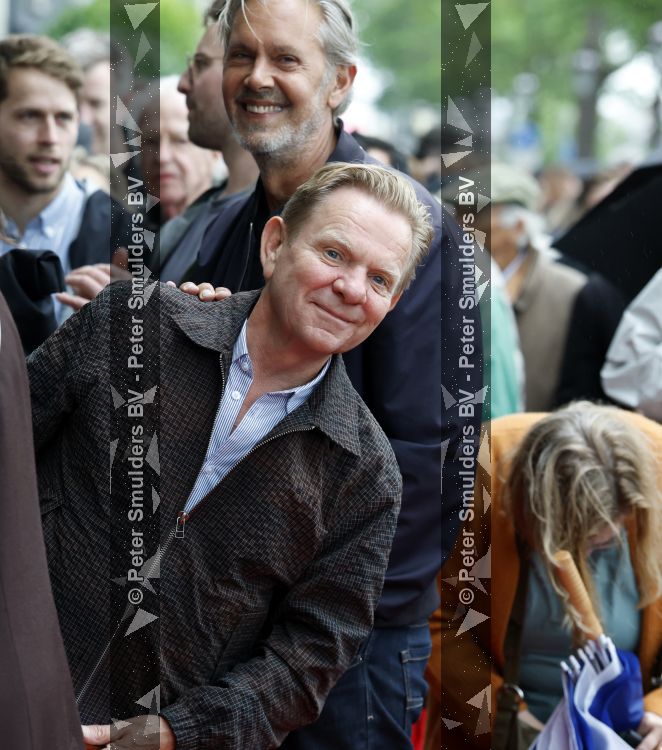 Amsterdam 3 juni 2026
Koning Willem Alexander en Koningin Maxima arriveren bij Carre  voor het Holland festival . Arthur v Dijk ontvangt ze . Michiel v Erp met partner