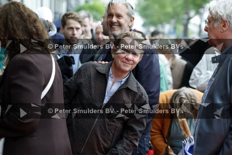 Amsterdam 3 juni 2026
Koning Willem Alexander en Koningin Maxima arriveren bij Carre  voor het Holland festival . Arthur v Dijk ontvangt ze . Michiel v Erp met partner