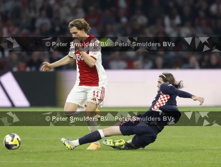 Amsterdam, 2 Mei 2026
Kompetitiewedstrijd AJAX-PSV, eindstand 2-2
Mika Godts met Yarek Gasiorowski 