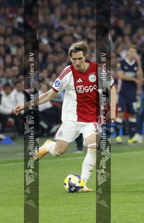 Amsterdam, 2 Mei 2026
Kompetitiewedstrijd AJAX-PSV, eindstand 2-2
