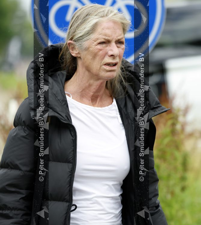 Loosdrecht 14 juni 2026
Milika Peterzon wandelend door Loosdrecht 