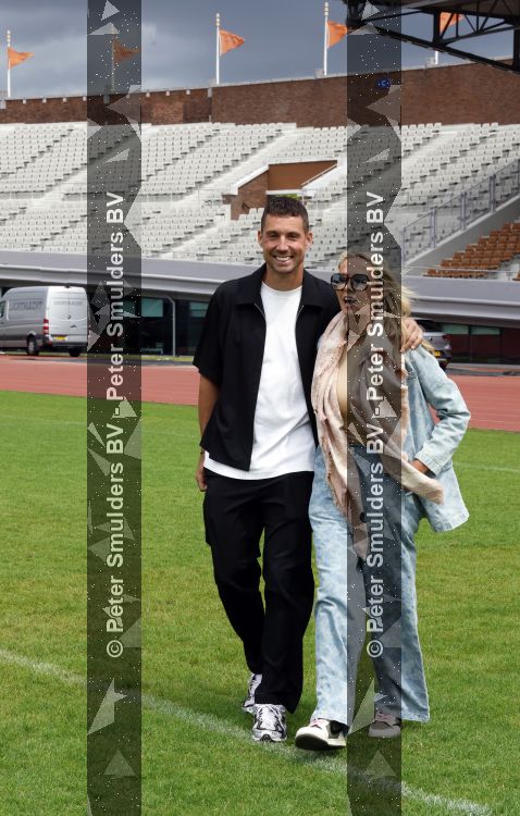 Amsterdam 4 juni 2026
Lunch met artiesten en influencers van de Amsterdamse zomer in het Olympisch stadion. Monique Smit kwam met aar man 