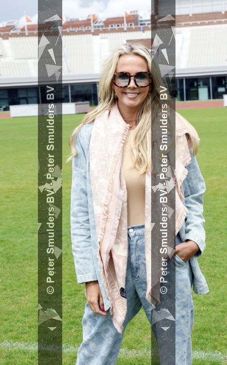 Amsterdam 4 juni 2026
Lunch met artiesten en influencers van de Amsterdamse zomer in het Olympisch stadion. Monique Smit kwam met aar man 