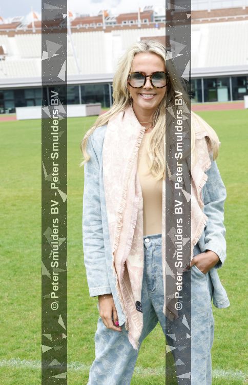 Amsterdam 4 juni 2026
Lunch met artiesten en influencers van de Amsterdamse zomer in het Olympisch stadion. Monique Smit kwam met aar man 