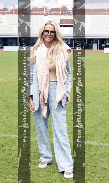 Amsterdam 4 juni 2026
Lunch met artiesten en influencers van de Amsterdamse zomer in het Olympisch stadion. Monique Smit kwam met aar man 