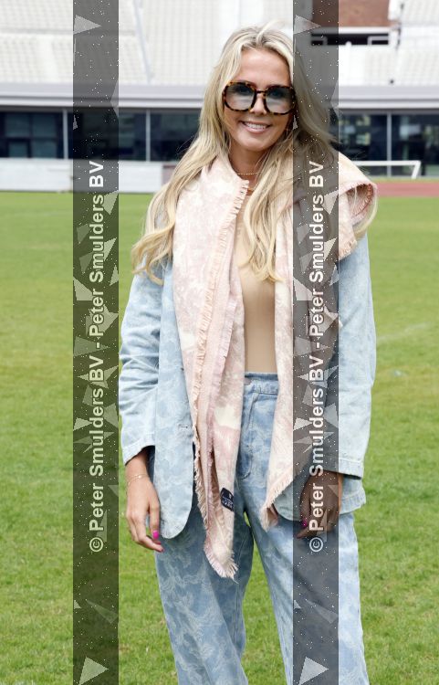 Amsterdam 4 juni 2026
Lunch met artiesten en influencers van de Amsterdamse zomer in het Olympisch stadion. Monique Smit kwam met aar man 