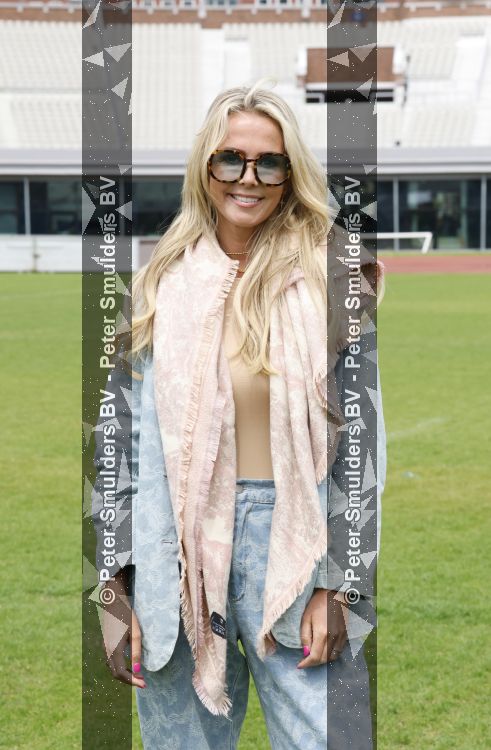 Amsterdam 4 juni 2026
Lunch met artiesten en influencers van de Amsterdamse zomer in het Olympisch stadion. Monique Smit kwam met aar man 