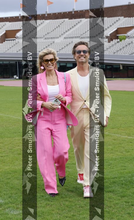Amsterdam 4 juni 2026
Lunch met artiesten en influencers van de Amsterdamse zomer in het Olympisch stadion. Nicolette v Dam en Bas Smit