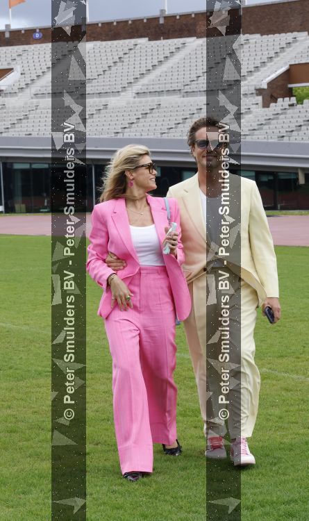 Amsterdam 4 juni 2026
Lunch met artiesten en influencers van de Amsterdamse zomer in het Olympisch stadion. Nicolette v Dam en Bas Smit
