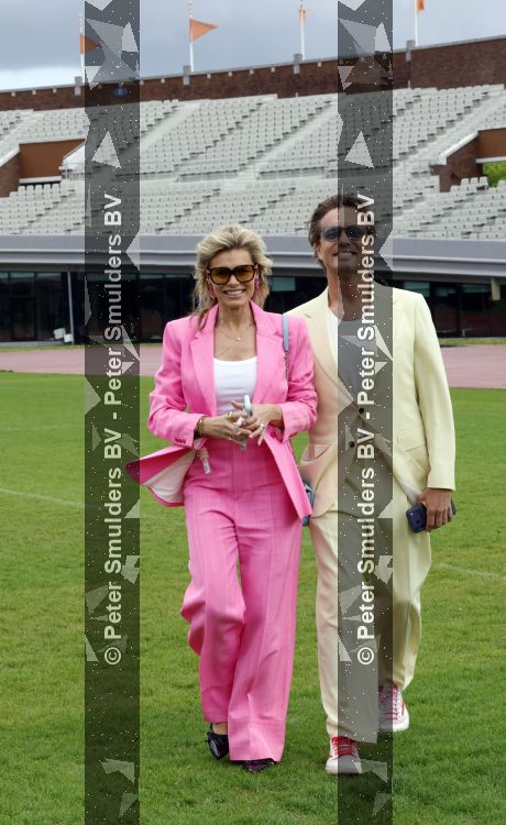Amsterdam 4 juni 2026
Lunch met artiesten en influencers van de Amsterdamse zomer in het Olympisch stadion. Nicolette v Dam en Bas Smit