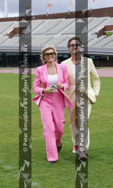 Amsterdam 4 juni 2026
Lunch met artiesten en influencers van de Amsterdamse zomer in het Olympisch stadion. Nicolette v Dam en Bas Smit