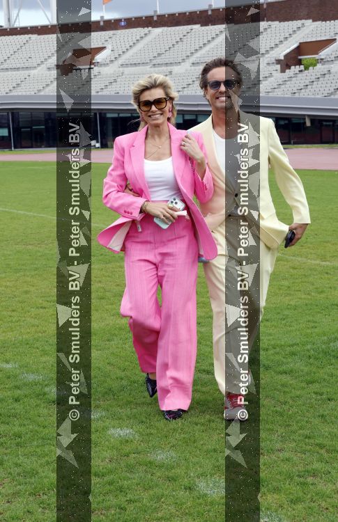 Amsterdam 4 juni 2026
Lunch met artiesten en influencers van de Amsterdamse zomer in het Olympisch stadion. Nicolette v Dam en Bas Smit