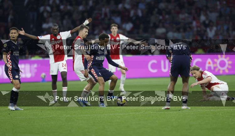 Amsterdam, 2 Mei 2026
Kompetitiewedstrijd AJAX-PSV, eindstand 2-2
Noah Fernandez