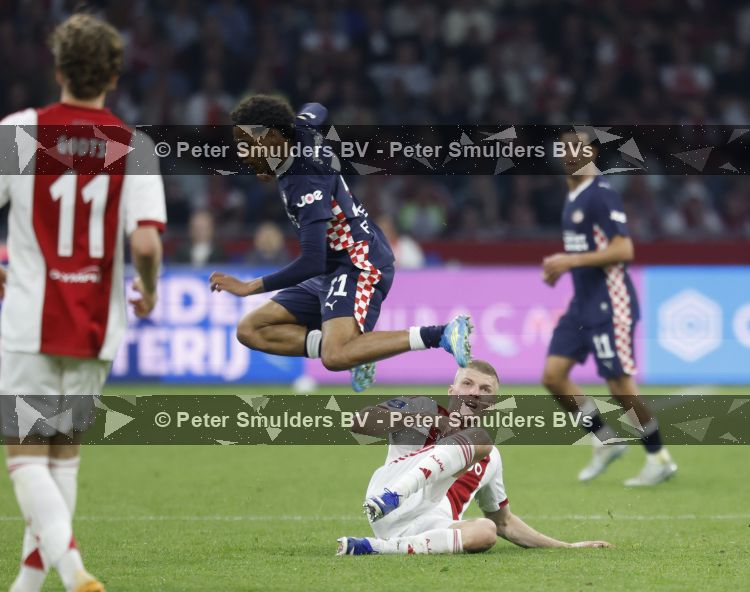 Amsterdam, 2 Mei 2026
Kompetitiewedstrijd AJAX-PSV, eindstand 2-2
Noah Fernandez en Anton Gaaei