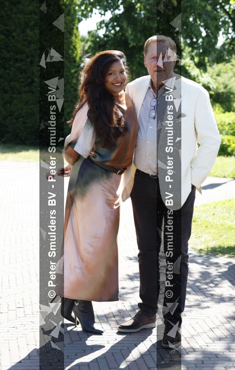 Blaricum / Amstelveen 28 mei 2026
Oger Lusink en zijn vrouw Ellen trouwen in het gemeentehuis van Blaricum en daarna hebben ze een lunch bij restaurant Aan de Poel . Oos Kesbeke met zijn vrouw 