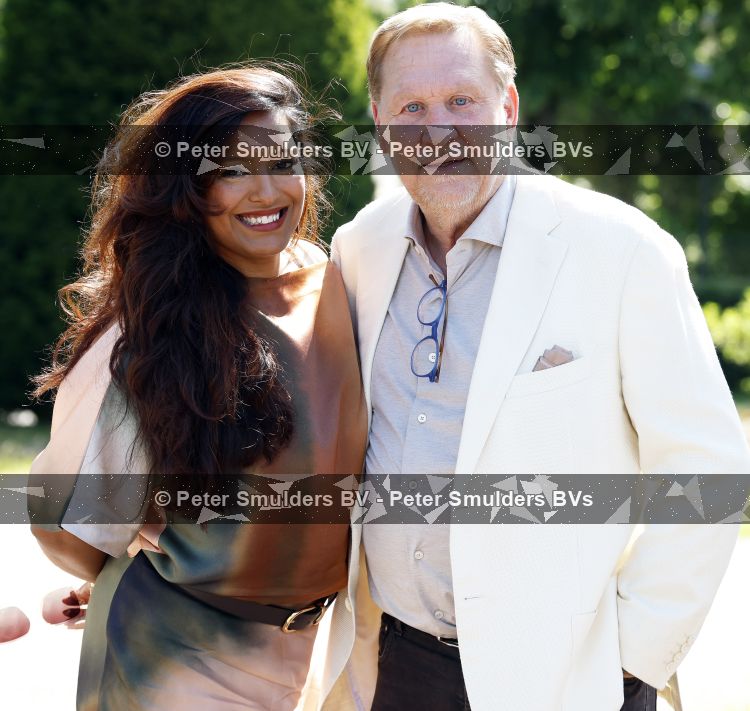 Blaricum / Amstelveen 28 mei 2026
Oger Lusink en zijn vrouw Ellen trouwen in het gemeentehuis van Blaricum en daarna hebben ze een lunch bij restaurant Aan de Poel . Oos Kesbeke met zijn vrouw 
