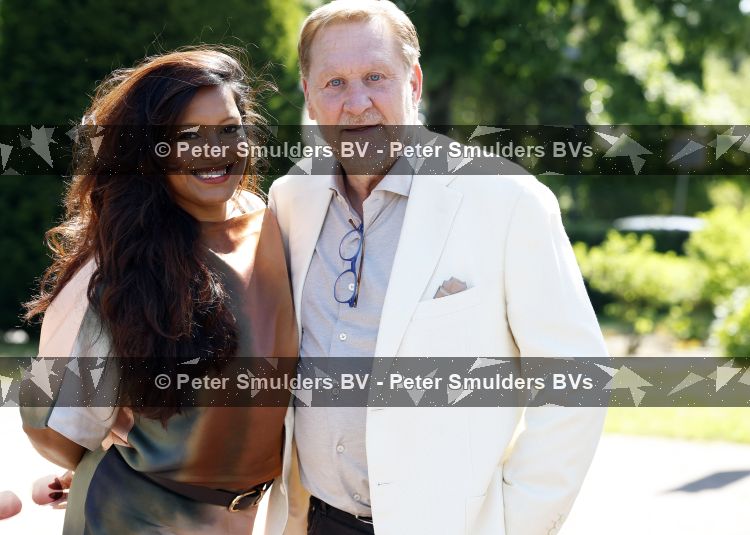 Blaricum / Amstelveen 28 mei 2026
Oger Lusink en zijn vrouw Ellen trouwen in het gemeentehuis van Blaricum en daarna hebben ze een lunch bij restaurant Aan de Poel . Oos Kesbeke met zijn vrouw 