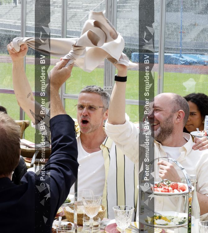 Amsterdam 4 juni 2026
Lunch met artiesten en influencers van de Amsterdamse zomer in het Olympisch stadion. Patrick Martens kwam met goede kennis Ramon Mesman