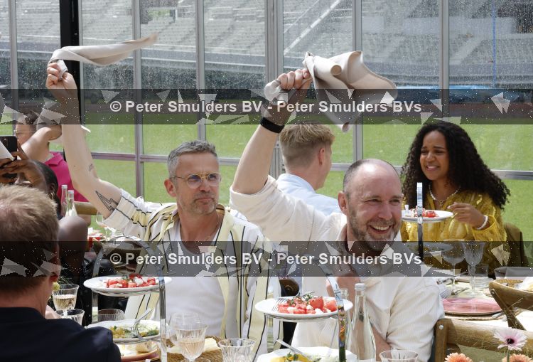 Amsterdam 4 juni 2026
Lunch met artiesten en influencers van de Amsterdamse zomer in het Olympisch stadion. Patrick Martens kwam met goede kennis Ramon Mesman