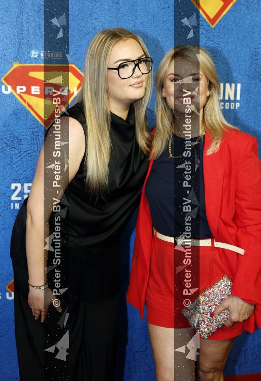 Amsterdam 23 juni 2026
Premiere Supergirl in Pathe Arena. Pernille la Lau kwam met haar dochter 