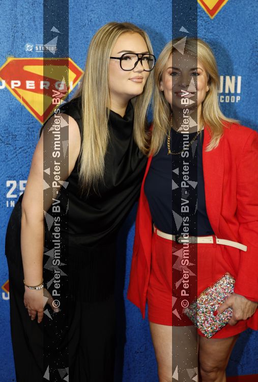 Amsterdam 23 juni 2026
Premiere Supergirl in Pathe Arena. Pernille la Lau kwam met haar dochter 