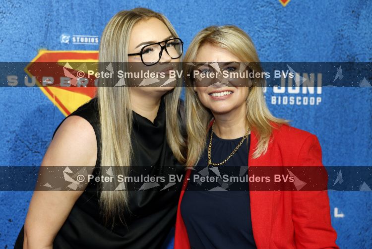 Amsterdam 23 juni 2026
Premiere Supergirl in Pathe Arena. Pernille la Lau kwam met haar dochter 