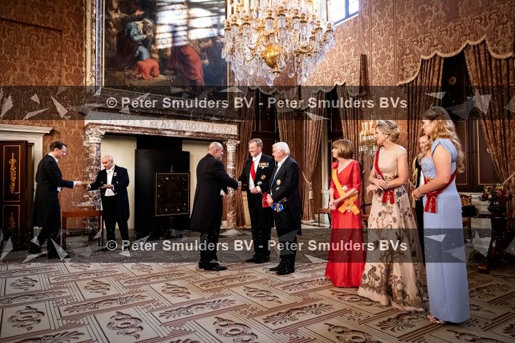 Amsterdam 9 juni 2026
Op uitnodiging van Zijne Majesteit de Koning - Koning Willem Alexander en Koningin Maxima brengt de bondspresident van Duitsland, Frank-Walter Steinmeier, een staatsbezoek aan Nederland. Hij wordt hierbij vergezeld door zijn echtgenote Elke BÃ¼denbender. Prinses Amalia was er s avonds bij het staatsbanket ook bij . Ze droeg het diadeem wat haar moeder tijdens trouwerij droeg.