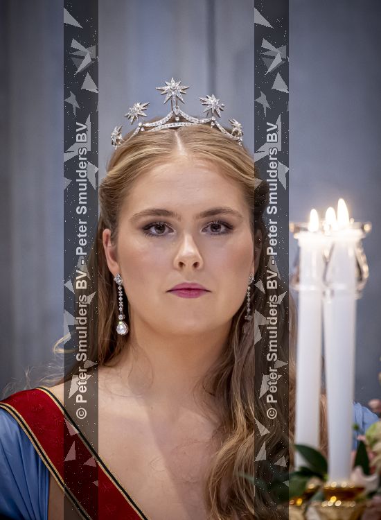 Amsterdam 9 juni 2026
Op uitnodiging van Zijne Majesteit de Koning - Koning Willem Alexander en Koningin Maxima brengt de bondspresident van Duitsland, Frank-Walter Steinmeier, een staatsbezoek aan Nederland. Hij wordt hierbij vergezeld door zijn echtgenote Elke BÃ¼denbender. Prinses Amalia was er s avonds bij het staatsbanket ook bij . Ze droeg het diadeem wat haar moeder tijdens trouwerij droeg.
