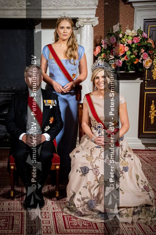 Amsterdam 9 juni 2026
Op uitnodiging van Zijne Majesteit de Koning - Koning Willem Alexander en Koningin Maxima brengt de bondspresident van Duitsland, Frank-Walter Steinmeier, een staatsbezoek aan Nederland. Hij wordt hierbij vergezeld door zijn echtgenote Elke BÃ¼denbender. Prinses Amalia was er s avonds bij het staatsbanket ook bij . Ze droeg het diadeem wat haar moeder tijdens trouwerij droeg.