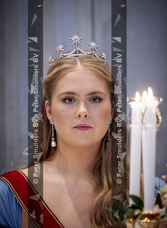 Amsterdam 9 juni 2026
Op uitnodiging van Zijne Majesteit de Koning - Koning Willem Alexander en Koningin Maxima brengt de bondspresident van Duitsland, Frank-Walter Steinmeier, een staatsbezoek aan Nederland. Hij wordt hierbij vergezeld door zijn echtgenote Elke BÃ¼denbender. Prinses Amalia was er s avonds bij het staatsbanket ook bij . Ze droeg het diadeem wat haar moeder tijdens trouwerij droeg.