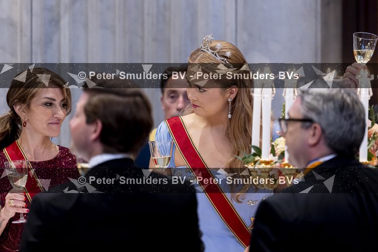Amsterdam 9 juni 2026
Op uitnodiging van Zijne Majesteit de Koning - Koning Willem Alexander en Koningin Maxima brengt de bondspresident van Duitsland, Frank-Walter Steinmeier, een staatsbezoek aan Nederland. Hij wordt hierbij vergezeld door zijn echtgenote Elke BÃ¼denbender. Prinses Amalia was er s avonds bij het staatsbanket ook bij . Ze droeg het diadeem wat haar moeder tijdens trouwerij droeg.