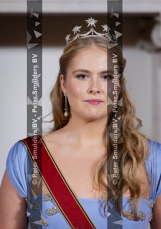 Amsterdam 9 juni 2026
Op uitnodiging van Zijne Majesteit de Koning - Koning Willem Alexander en Koningin Maxima brengt de bondspresident van Duitsland, Frank-Walter Steinmeier, een staatsbezoek aan Nederland. Hij wordt hierbij vergezeld door zijn echtgenote Elke BÃ¼denbender. Prinses Amalia was er s avonds bij het staatsbanket ook bij . Ze droeg het diadeem wat haar moeder tijdens trouwerij droeg.