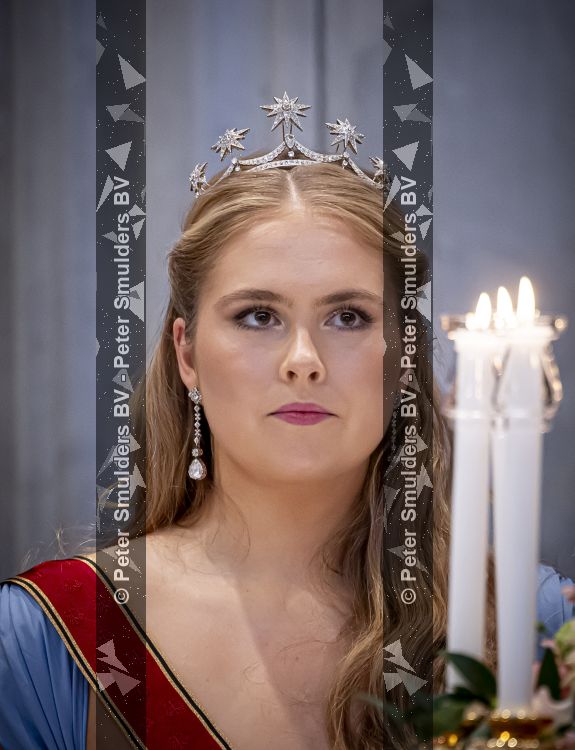 Amsterdam 9 juni 2026
Op uitnodiging van Zijne Majesteit de Koning - Koning Willem Alexander en Koningin Maxima brengt de bondspresident van Duitsland, Frank-Walter Steinmeier, een staatsbezoek aan Nederland. Hij wordt hierbij vergezeld door zijn echtgenote Elke BÃ¼denbender. Prinses Amalia was er s avonds bij het staatsbanket ook bij . Ze droeg het diadeem wat haar moeder tijdens trouwerij droeg.