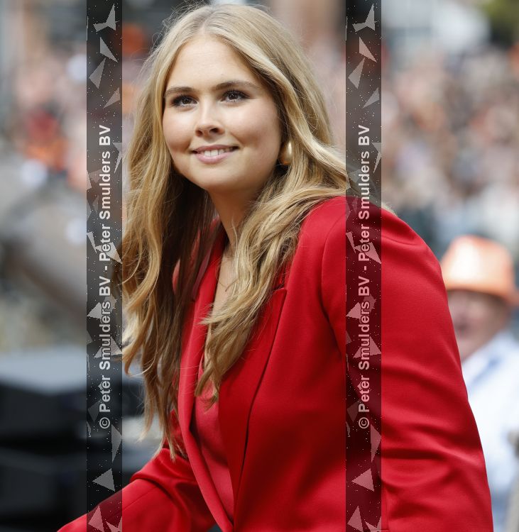Dokkum 27 april 2026
Koningsdag is dit jaar in Dokkum . Namens de koninklijke familie zijn aanwezig : Koning Willem Alexander Koningin Maxima Prinses Amalia Prinses Alexia Prinses Ariane Prins Constantijn Prinses Laurentien Prins Maurits Prinses Marilene Prins Bernhard Prins Floris Prinses Aimee Prins Pieter Christiaan en Prinses Anita .