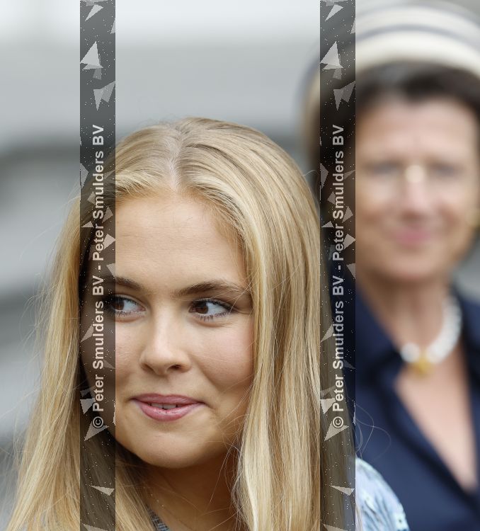 Den Haag 30 juni 2026
Koning Willem Alexander Koningin Maxima en prinses Amalia bij afscheid van Thom de Graaf in raad v State .