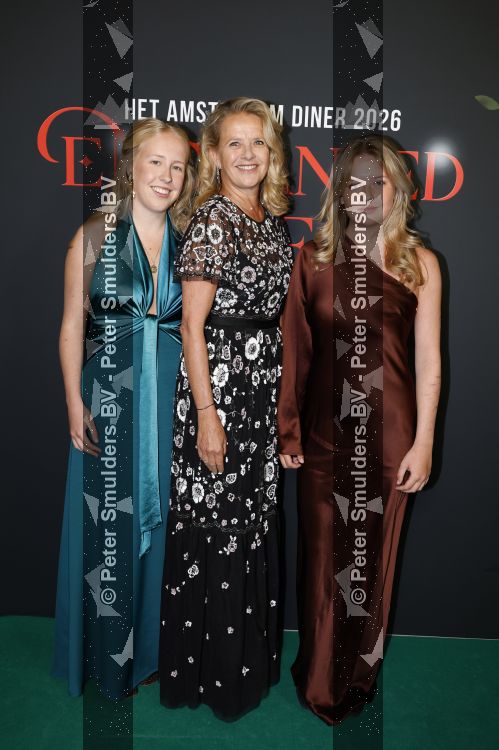 Amsterdam 13 juni 2026
Amsterdam diner 2026 tbv het aidsfonds in Afas Live . Prinses Mabel kwam met haar dochters Gravin Luana en Gravin Zaria 