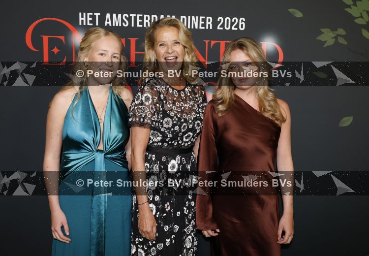 Amsterdam 13 juni 2026
Amsterdam diner 2026 tbv het aidsfonds in Afas Live . Prinses Mabel kwam met haar dochters Gravin Luana en Gravin Zaria 
