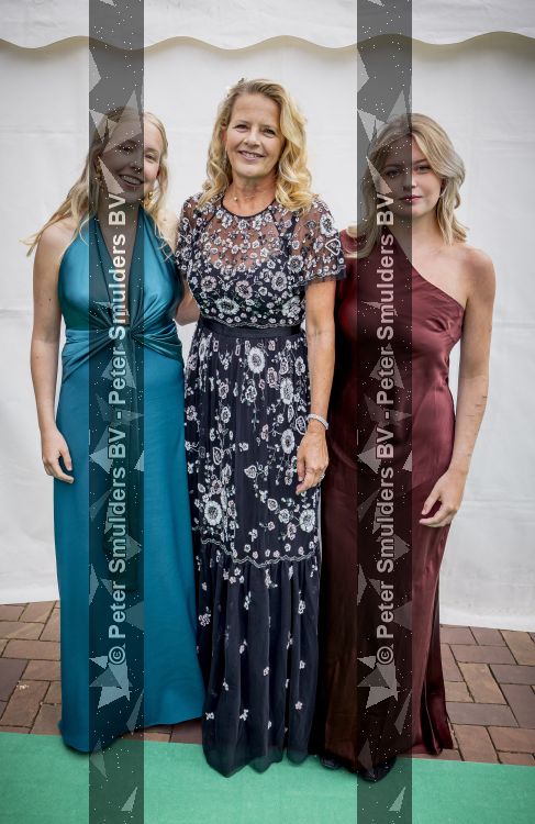 Amsterdam 13 juni 2026
Amsterdam diner 2026 tbv het aidsfonds in Afas Live . Prinses Mabel kwam met haar dochters Gravin Luana en Gravin Zaria 