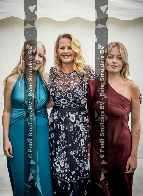 Amsterdam 13 juni 2026
Amsterdam diner 2026 tbv het aidsfonds in Afas Live . Prinses Mabel kwam met haar dochters Gravin Luana en Gravin Zaria 