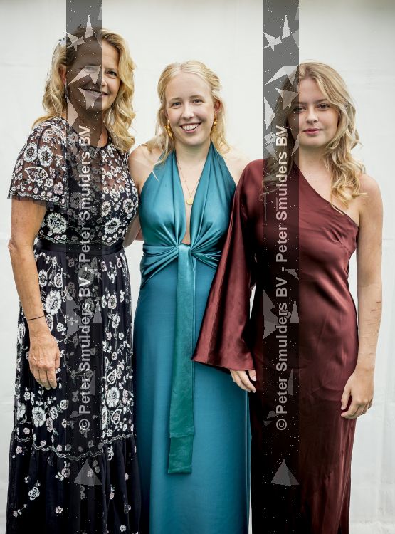 Amsterdam 13 juni 2026
Amsterdam diner 2026 tbv het aidsfonds in Afas Live . Prinses Mabel kwam met haar dochters Gravin Luana en Gravin Zaria 