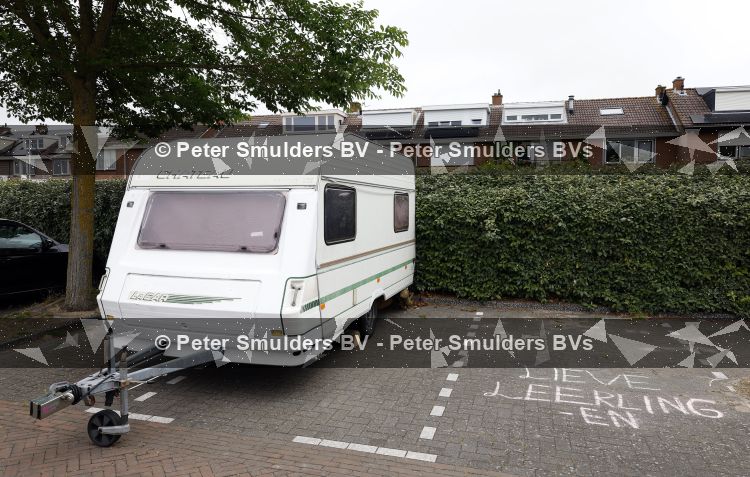 Noordwijk 17 juni 2026
Rogier Smit woont met zijn twee honden in een caravan omdat hij geen huis kan vinden .