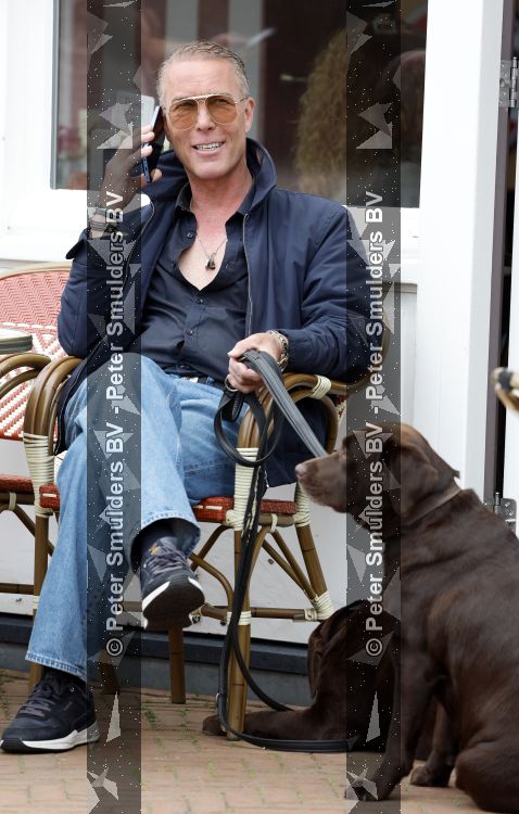 Noordwijk 17 juni 2026
Rogier Smit woont met zijn twee honden in een caravan omdat hij geen huis kan vinden .