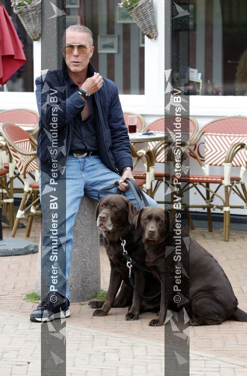 Noordwijk 17 juni 2026
Rogier Smit woont met zijn twee honden in een caravan omdat hij geen huis kan vinden .