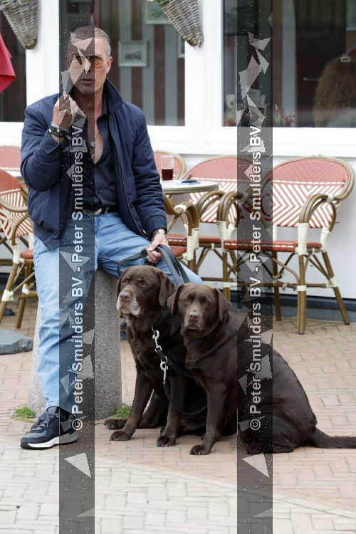 Noordwijk 17 juni 2026
Rogier Smit woont met zijn twee honden in een caravan omdat hij geen huis kan vinden .