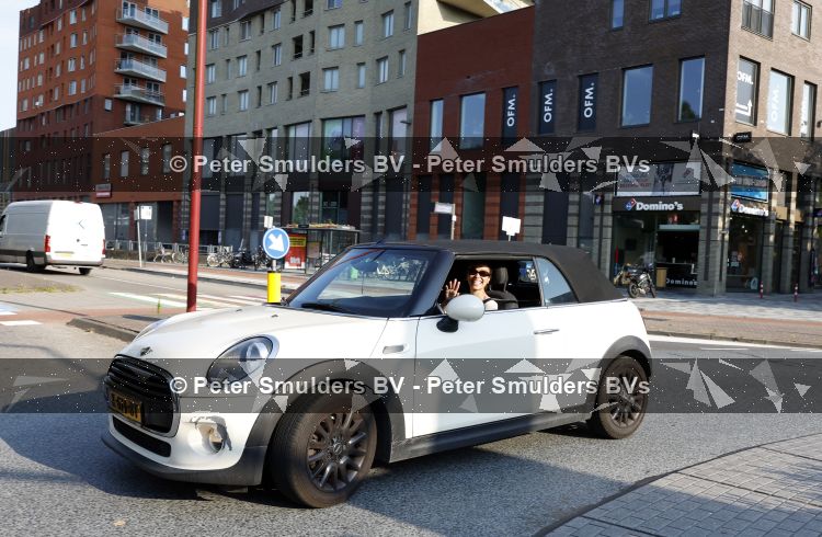 Nieuwegein 27 juni 2026
Romy Monteiro in haar mini cooper cabrio 